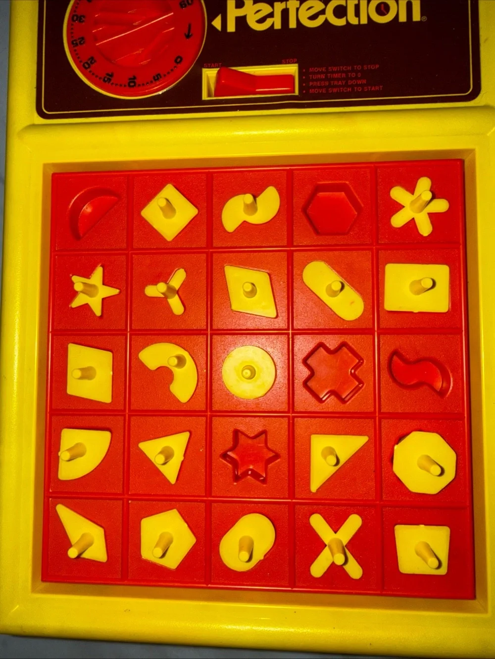 Perfection game vintage missing 5 pieces Works!